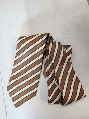 David Saddler Luxury Collection Handmade Diagonal stripes 100% silk Tie